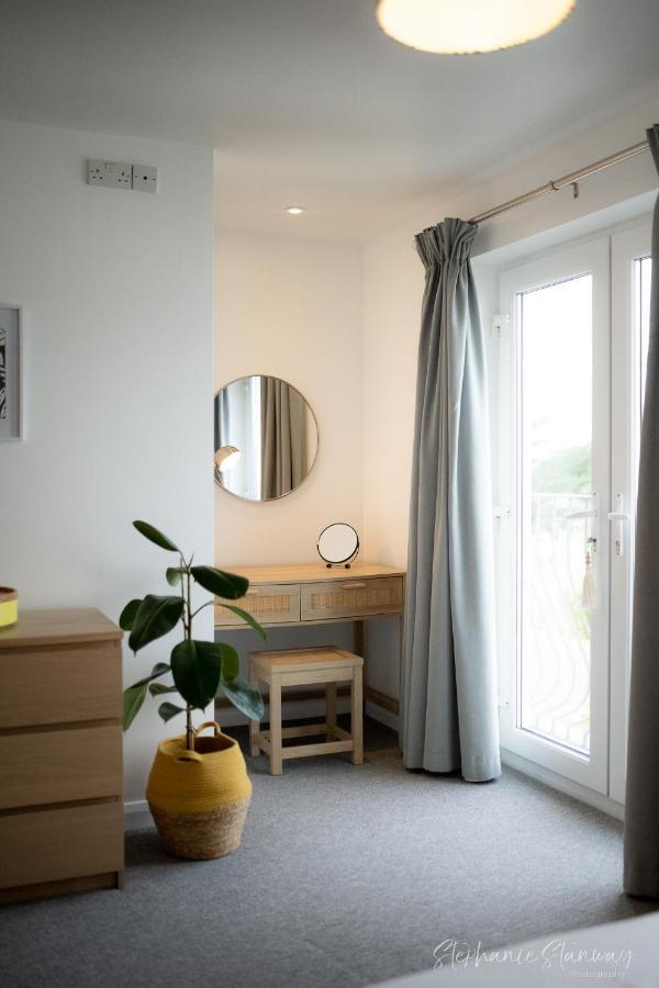 The Lookout, Modern Home From Home, Sleeps 5, With Private Parking & Outside Terrace St Ives Kültér fotó