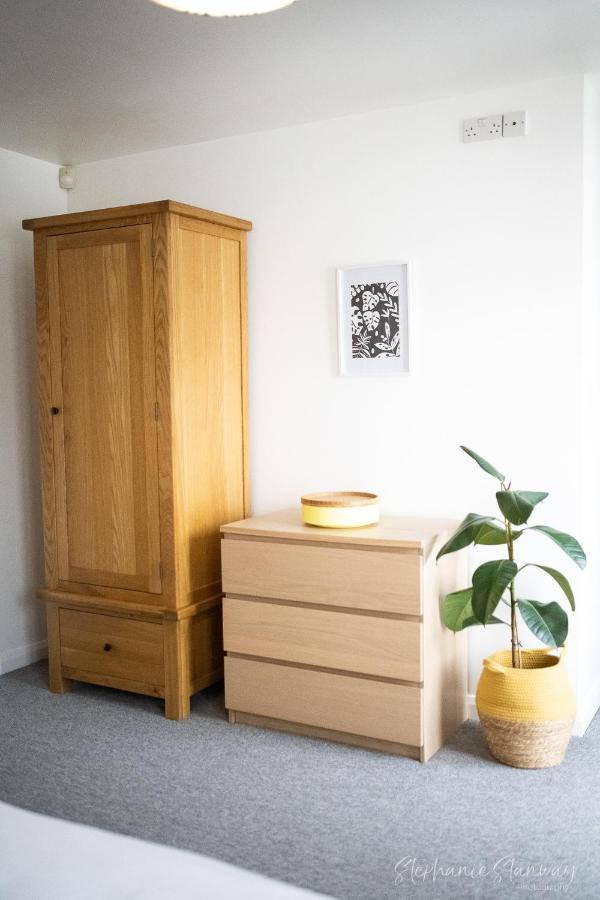 The Lookout, Modern Home From Home, Sleeps 5, With Private Parking & Outside Terrace St Ives Kültér fotó