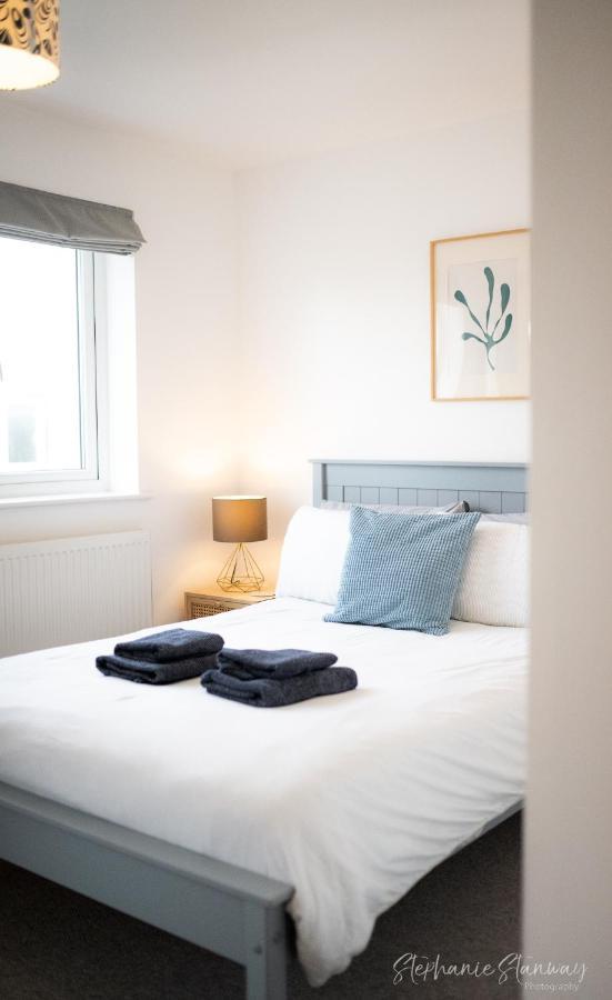 The Lookout, Modern Home From Home, Sleeps 5, With Private Parking & Outside Terrace St Ives Kültér fotó