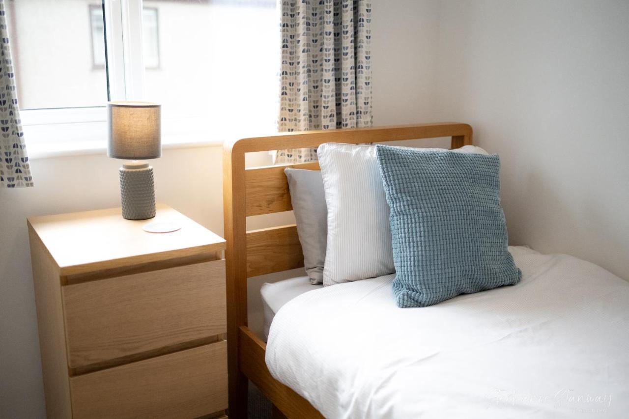 The Lookout, Modern Home From Home, Sleeps 5, With Private Parking & Outside Terrace St Ives Kültér fotó